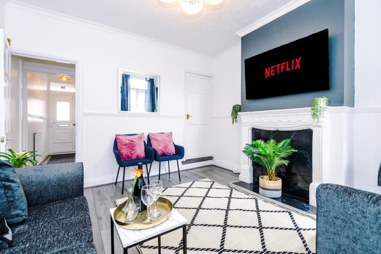 Harley House - Spacious Home With Free Netflix & Parking By Rocketbnb 코번트리 외부 사진