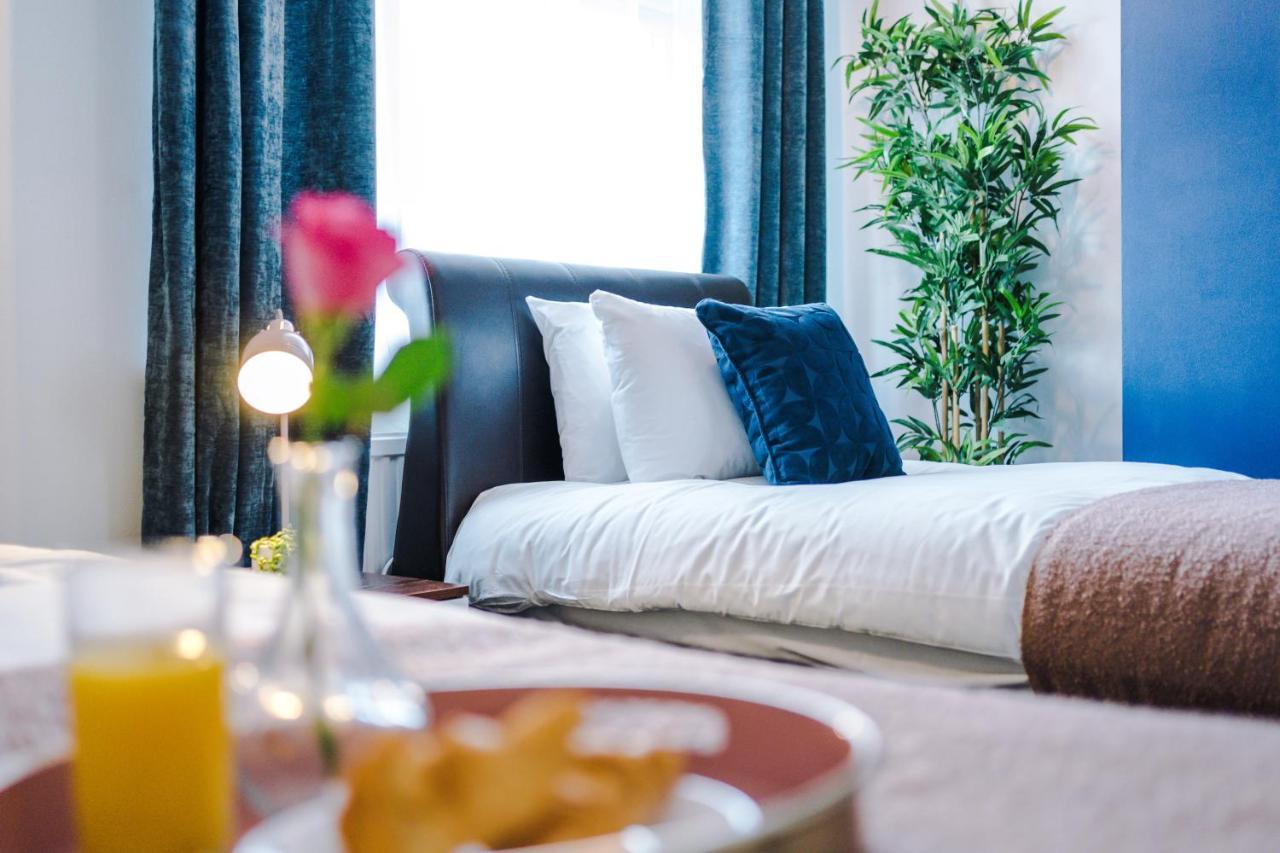 Harley House - Spacious Home With Free Netflix & Parking By Rocketbnb 코번트리 외부 사진